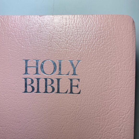 2007 Pink Holy Bible Faux Leather - Picture 2 of 7